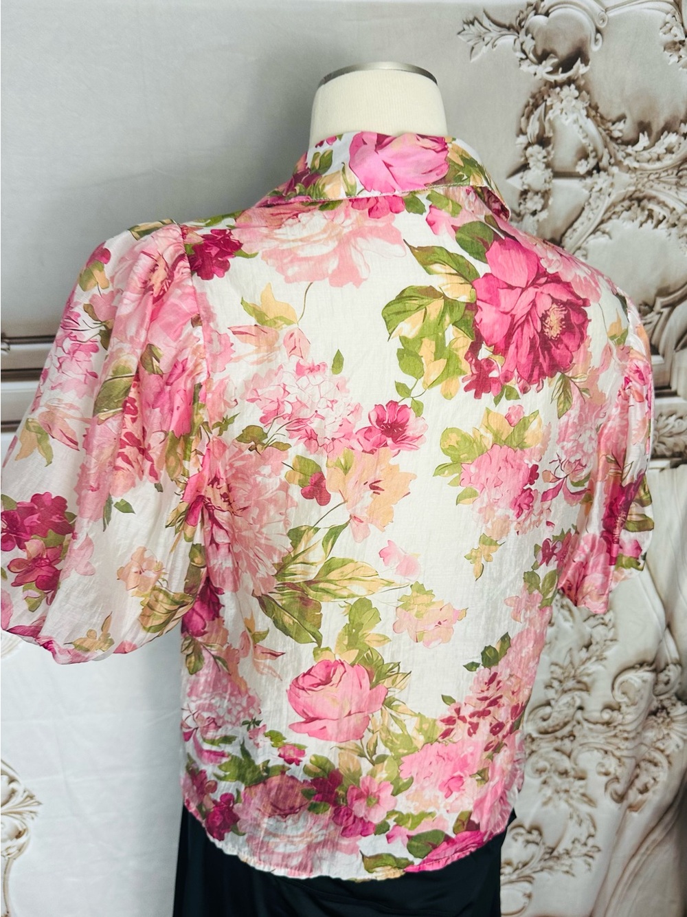 Pink Floral Puff-Sleeve Button-Down Shirt - Picture 7 of 10